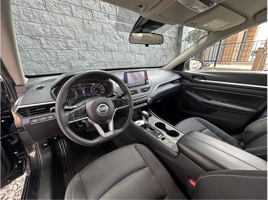 Used 2022 Nissan Altima 2.5 SV AWD/4WD image 2