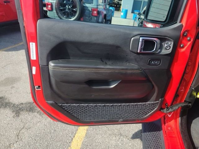 Used 2025 Jeep Wrangler Sahara 4xe image 15