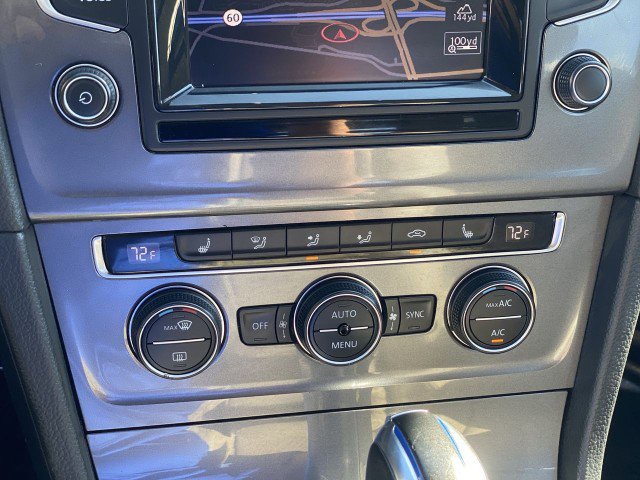 Used 2015 Volkswagen e-Golf SEL Premium image 18