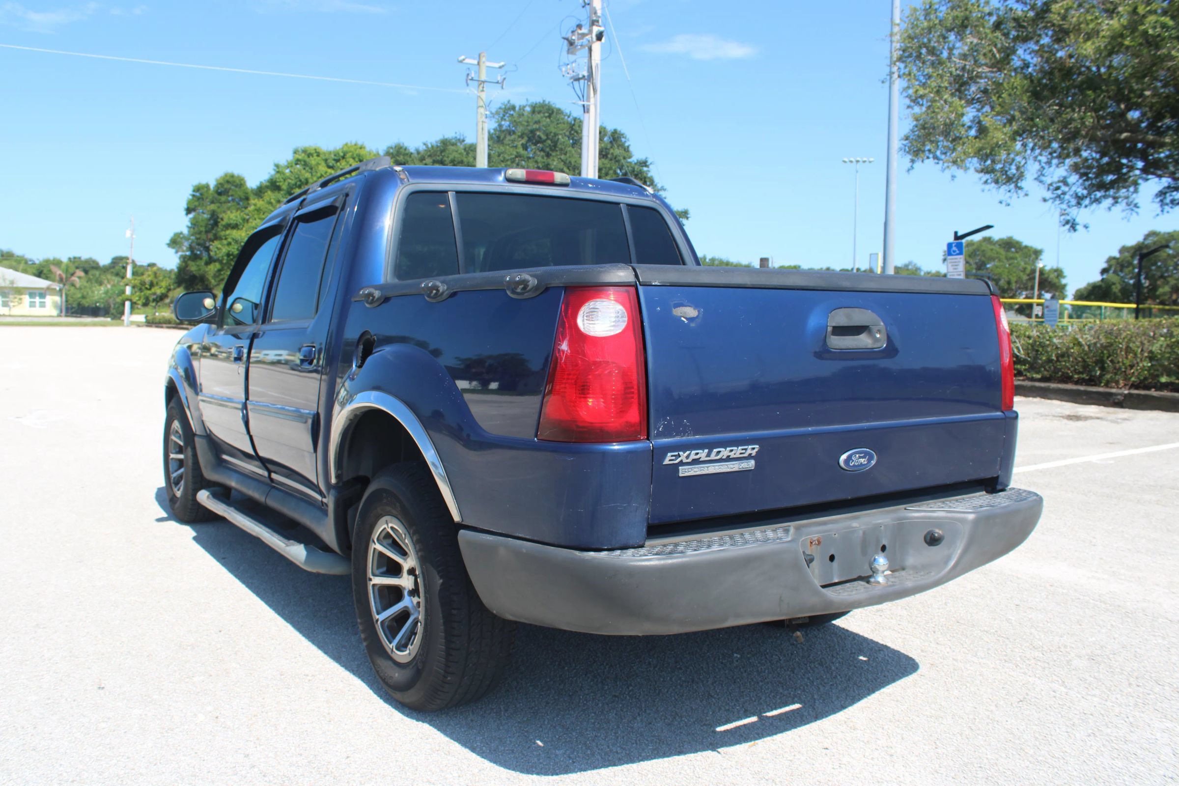Used 2005 Ford Explorer Sport Trac XLT RWD image 8