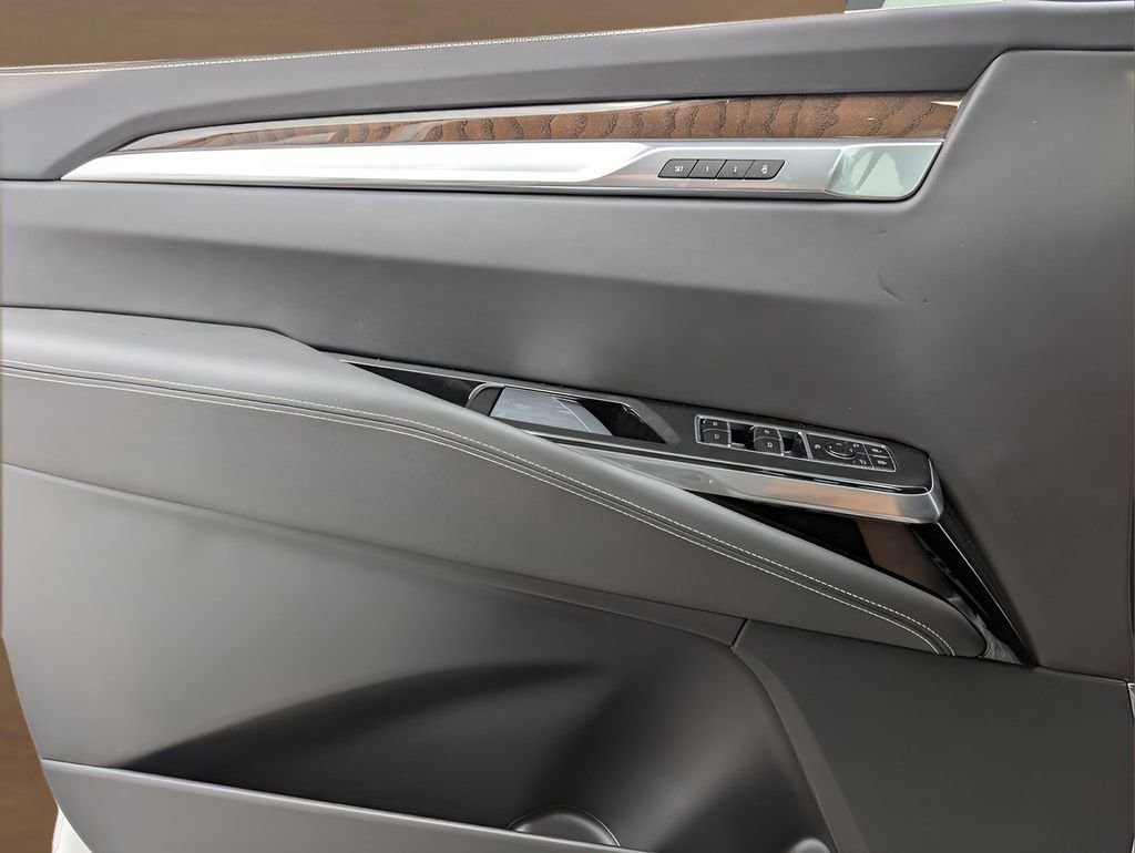 Certified 2025 Cadillac Escalade ESV Sport Platinum image 9