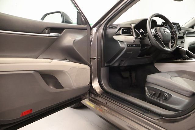 Used 2022 Toyota Camry LE image 11