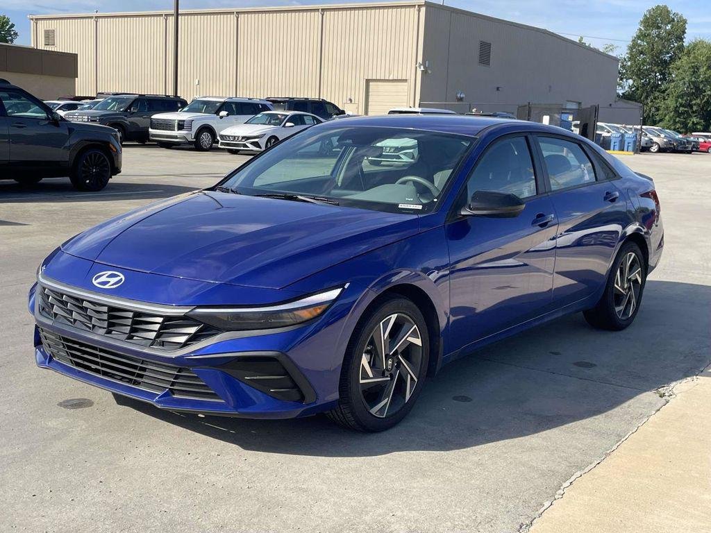 New 2025 Hyundai Elantra Sport FWD image 32