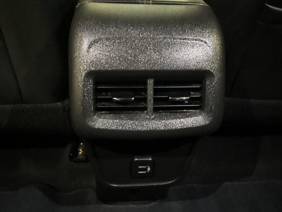 Used 2023 Chevrolet Equinox RS image 31