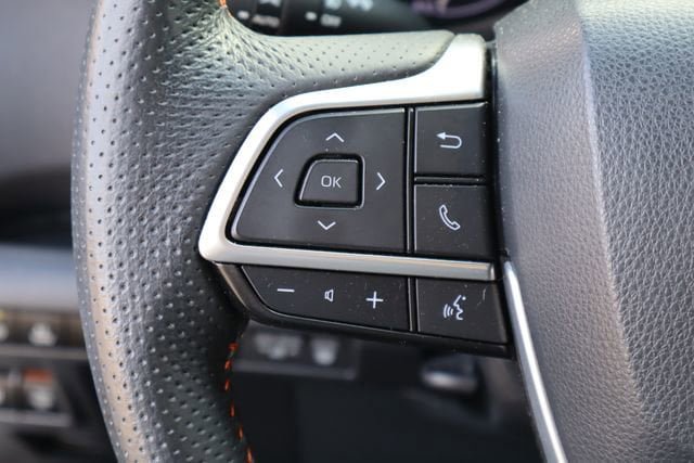 Used 2023 Toyota Sienna XSE w/ XSE Plus Package FWD image 13