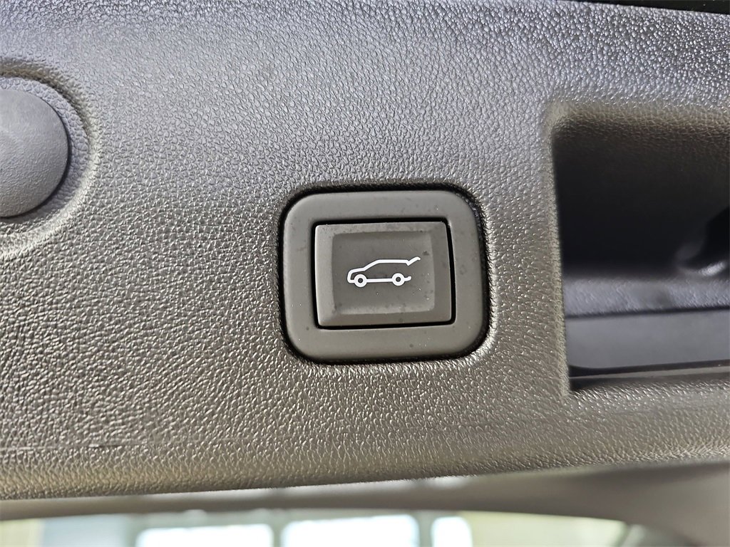 Certified 2023 Chevrolet Equinox RS w/ LPO, Floor Liner Package image 17