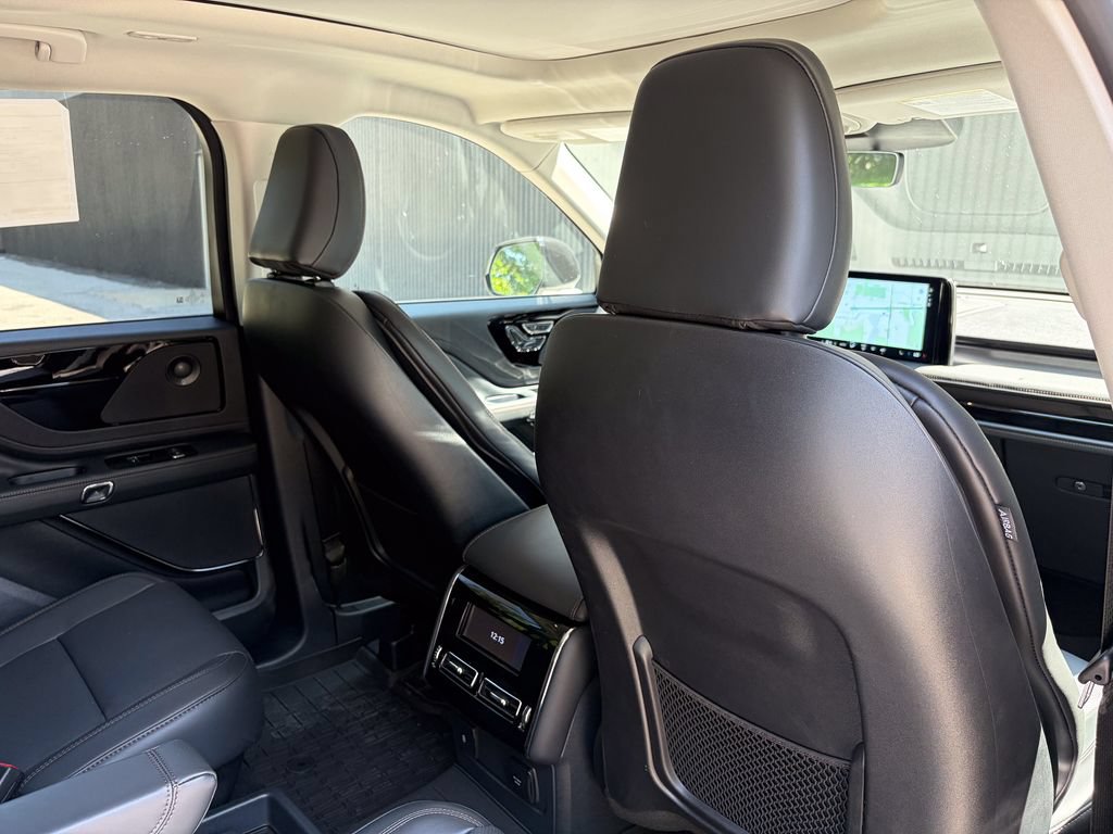 New 2026 Lincoln Aviator AWD image 25