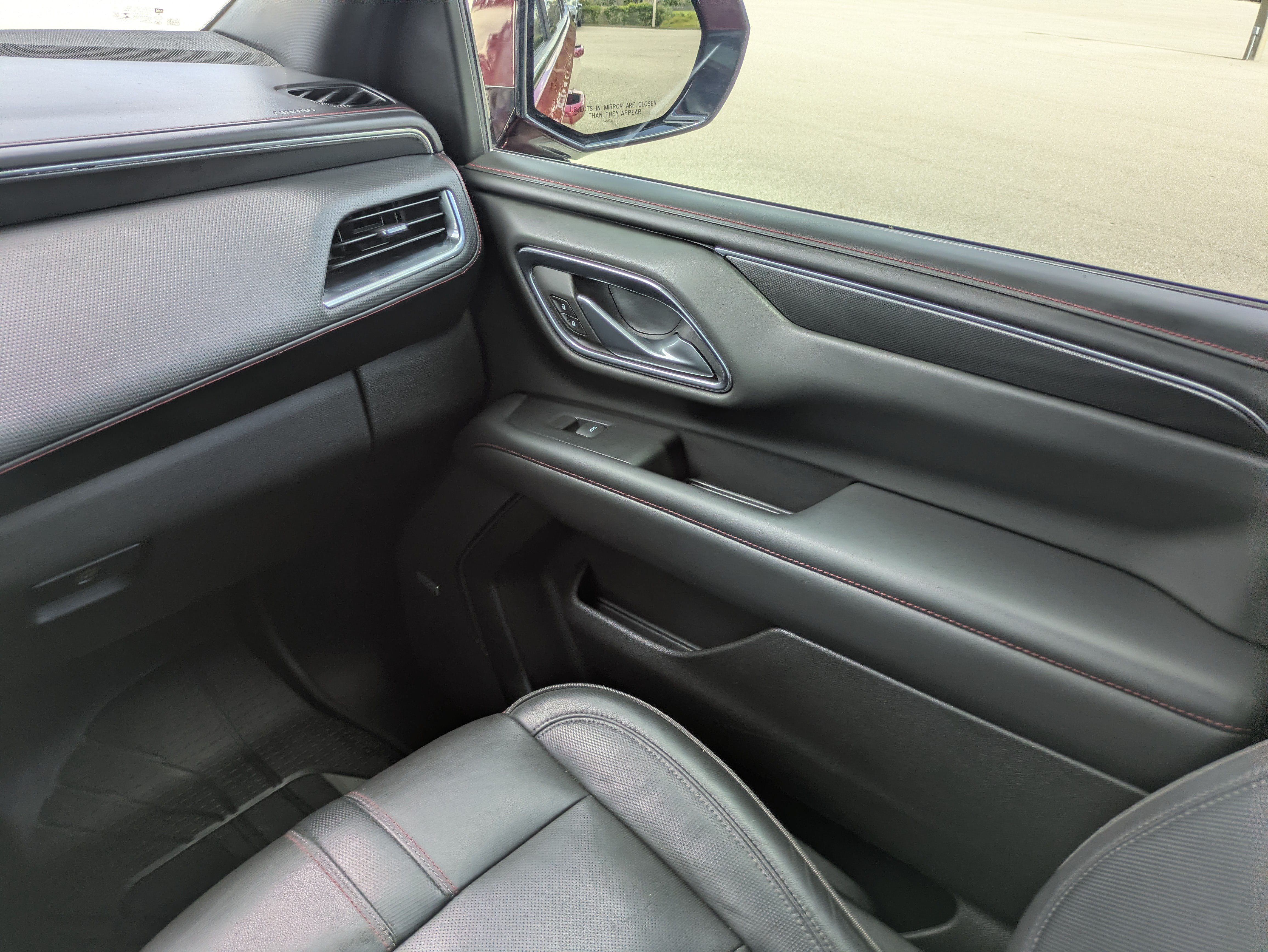 Used 2021 Chevrolet Tahoe RST w/ Luxury Package RWD image 17