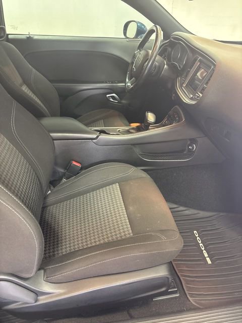 Used 2020 Dodge Challenger SXT RWD image 13