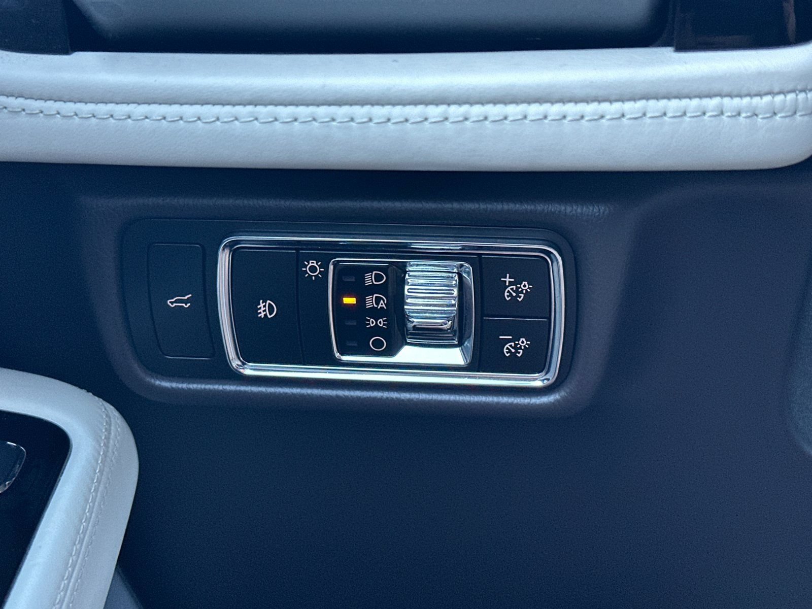 Used 2024 Lincoln Aviator Black Label AWD/4WD image 38