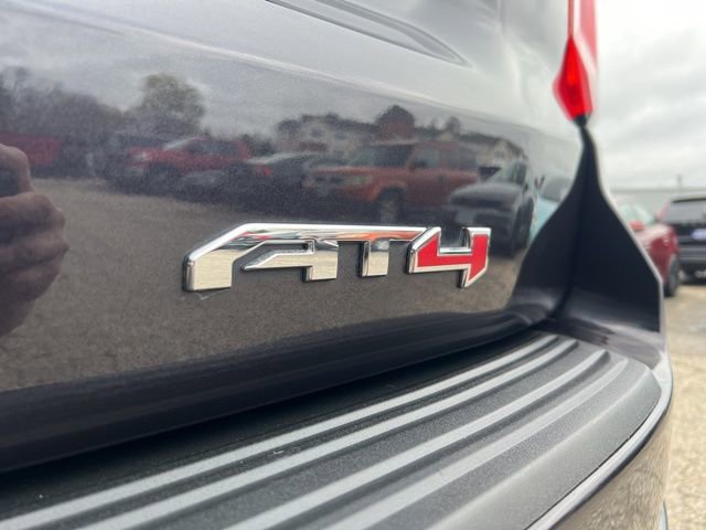 Used 2024 GMC Yukon XL AT4 w/ AT4 Premium Plus Package AWD/4WD image 17