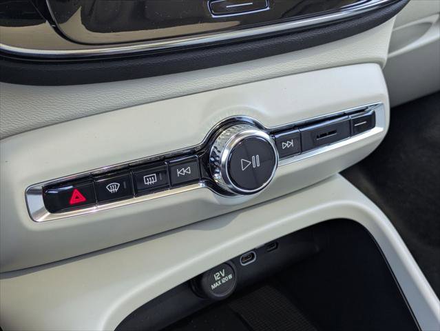 New 2026 Volvo XC40 B5 Plus w/ Protection Package Premier AWD/4WD image 8