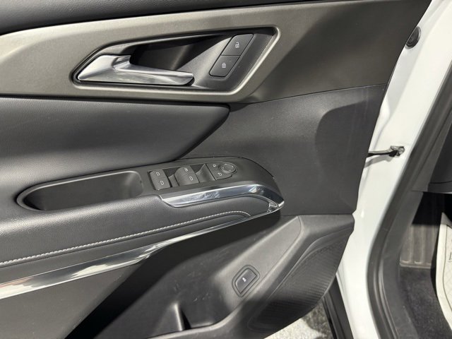 Used 2025 Chevrolet Traverse LT image 6