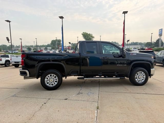 Used 2022 Chevrolet Silverado 2500 LT w/ Convenience Package AWD/4WD image 4