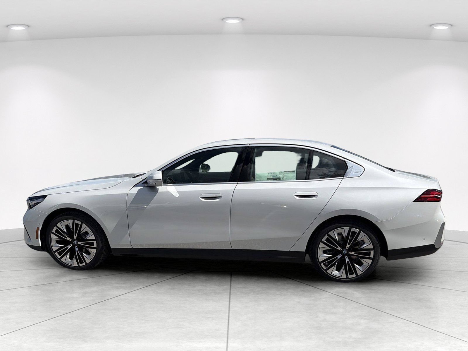 New 2027 BMW 530i RWD image 7
