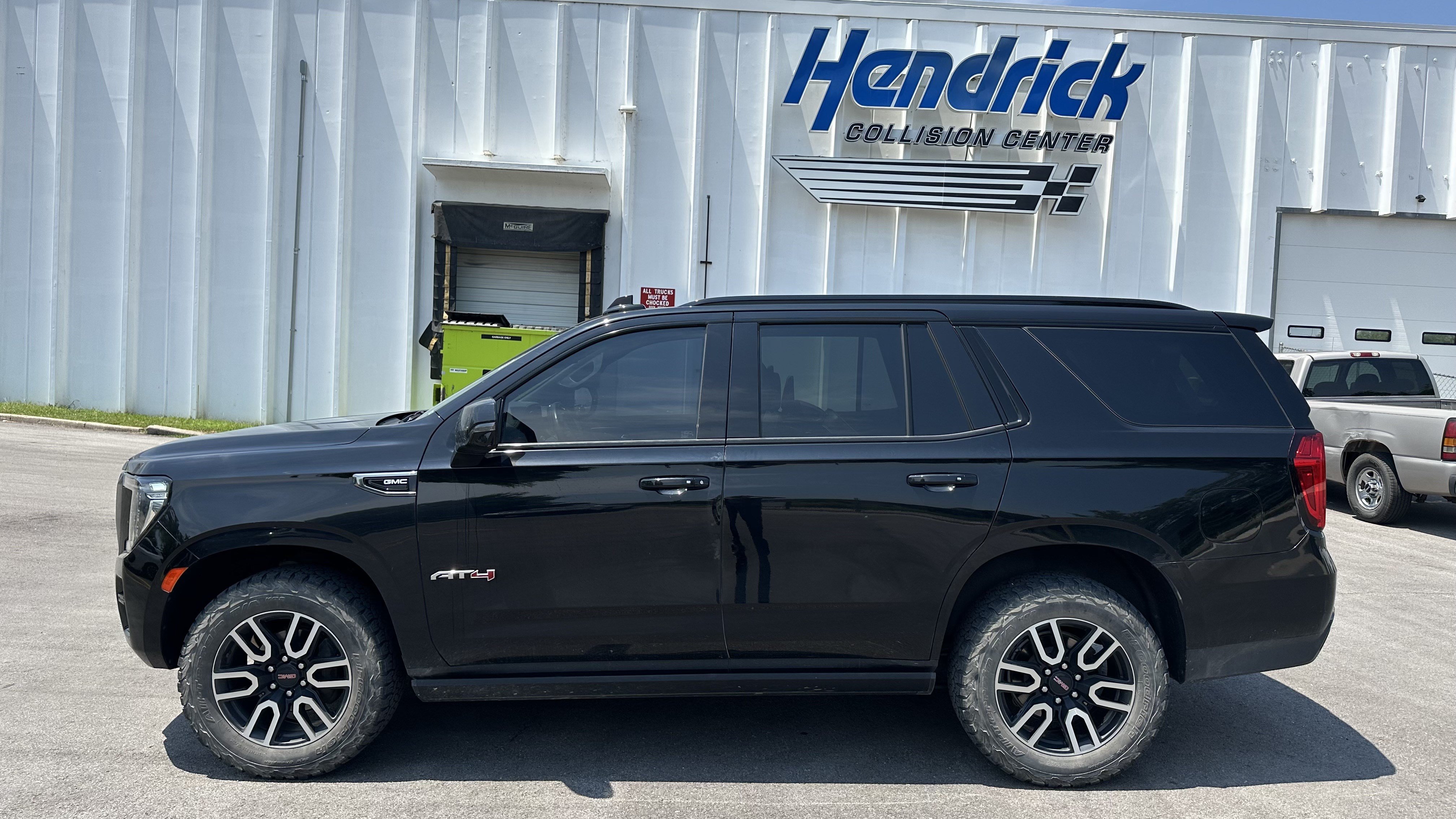 Used 2021 GMC Yukon AT4 w/ AT4 Premium Package AWD/4WD image 7