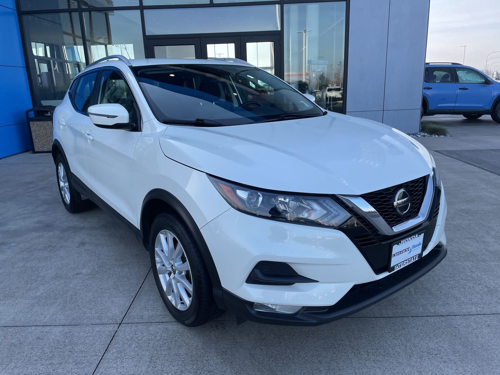 Used 2022 Nissan Rogue Sport SV image 3