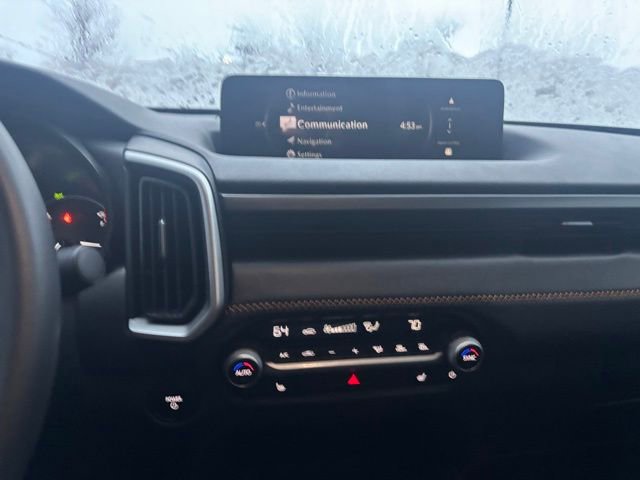 Used 2025 MAZDA CX-50 AWD 2.5 Hybrid w/ Premium Pkg image 11