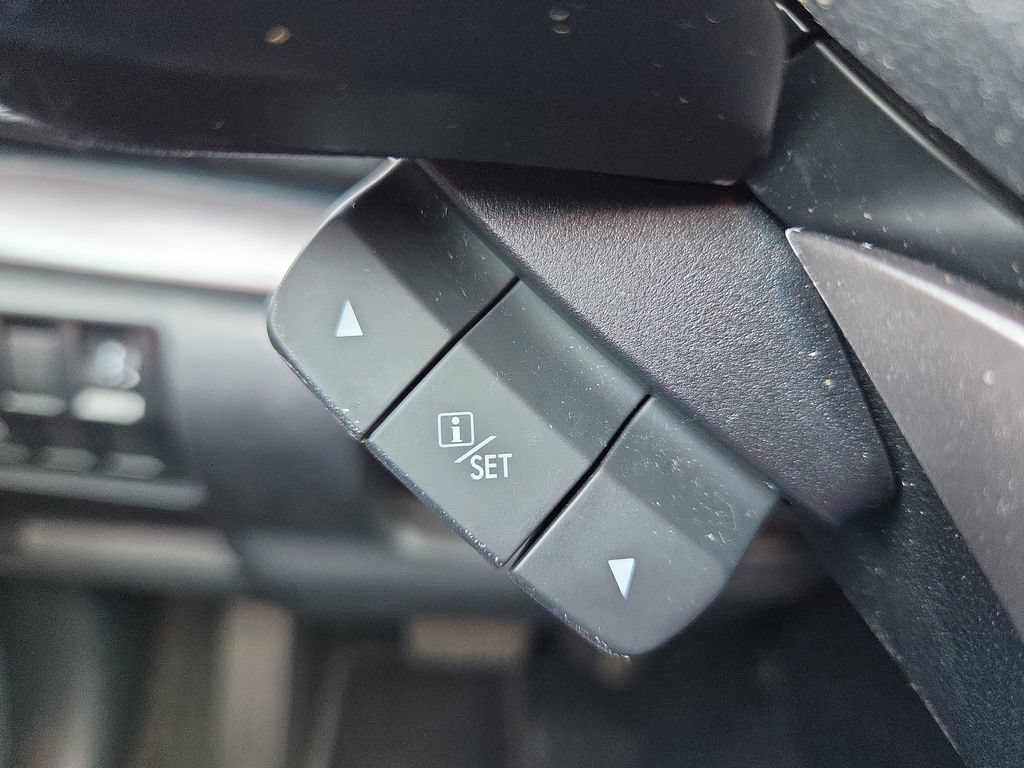 Used 2022 Subaru Forester Premium AWD/4WD image 31