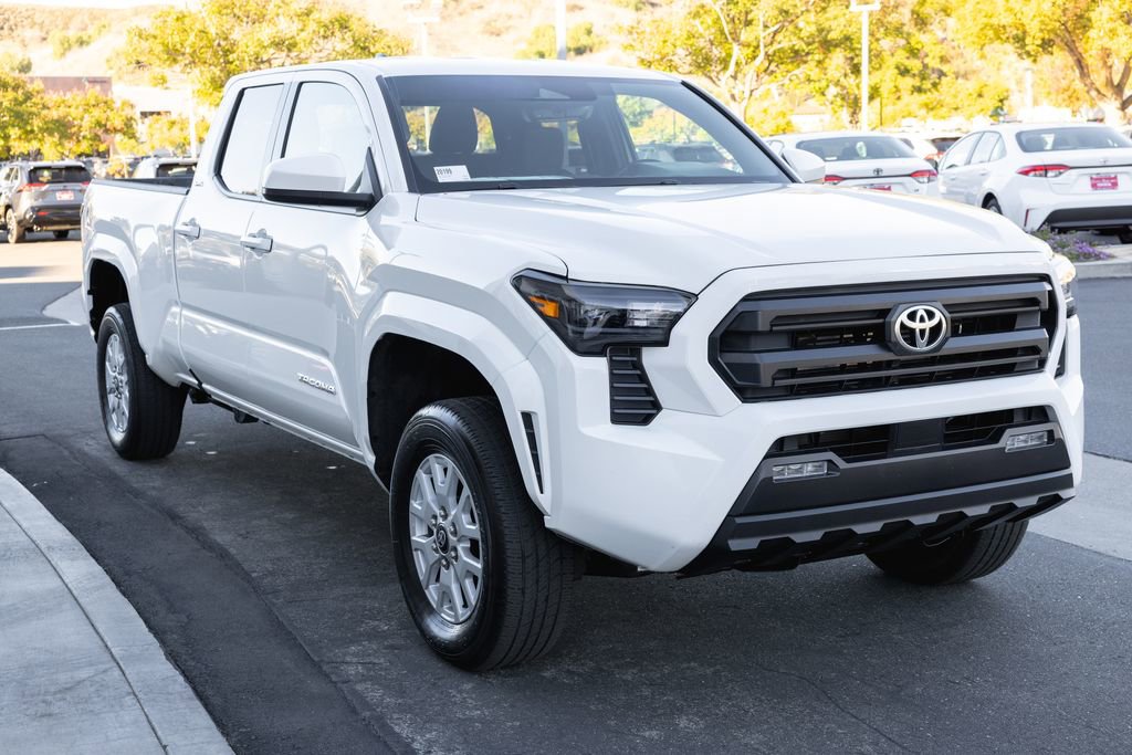 Used 2025 Toyota Tacoma SR5 image 3