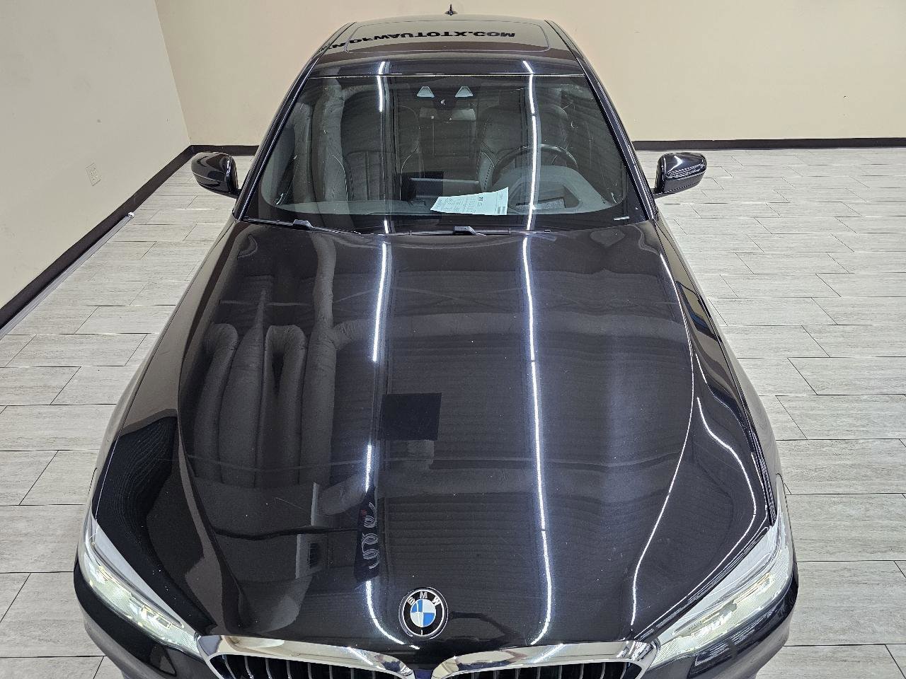 Used 2019 BMW 530e w/ Premium Package image 4