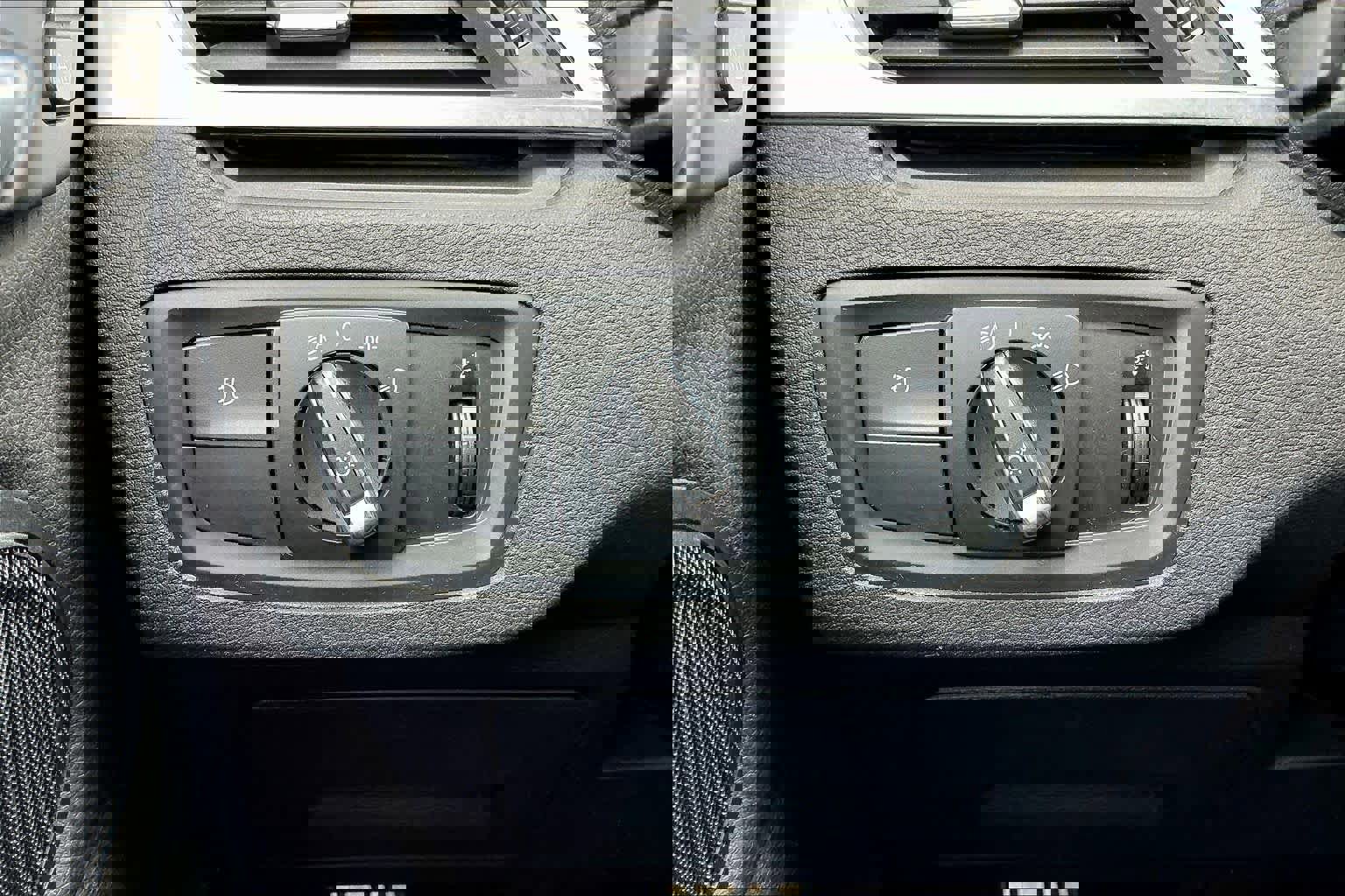 Used 2019 BMW X1 xDrive28i w/ M Sport Package image 37