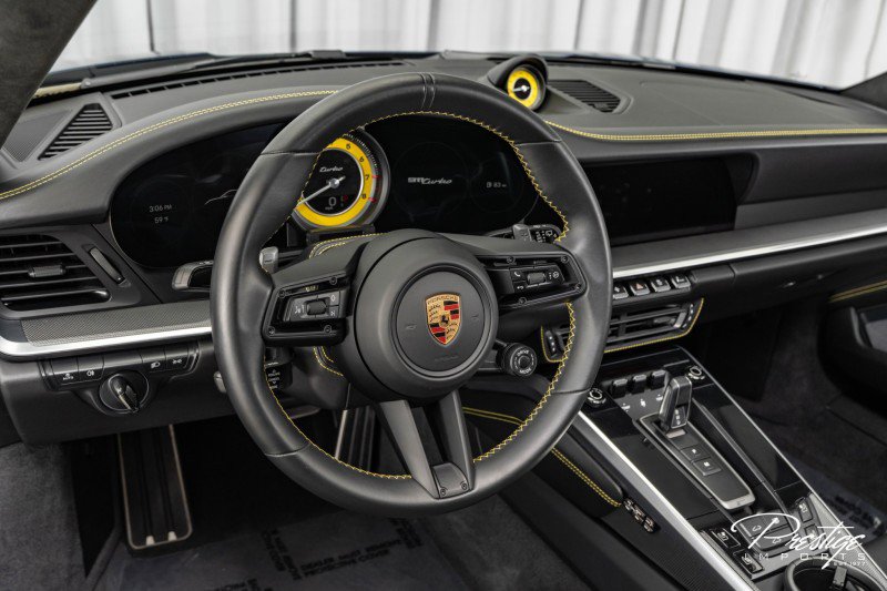 Used 2022 Porsche 911 Turbo image 30
