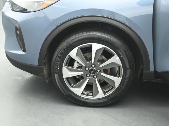 Certified 2025 Ford Escape Platinum AWD/4WD image 34