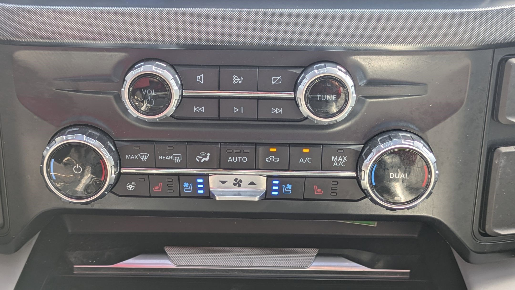 Used 2024 Ford F250 Limited w/ FX4 Off-Road Package image 27