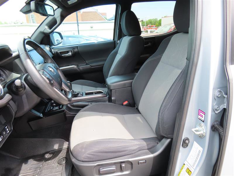 Used 2021 Toyota Tacoma TRD Off-Road image 22