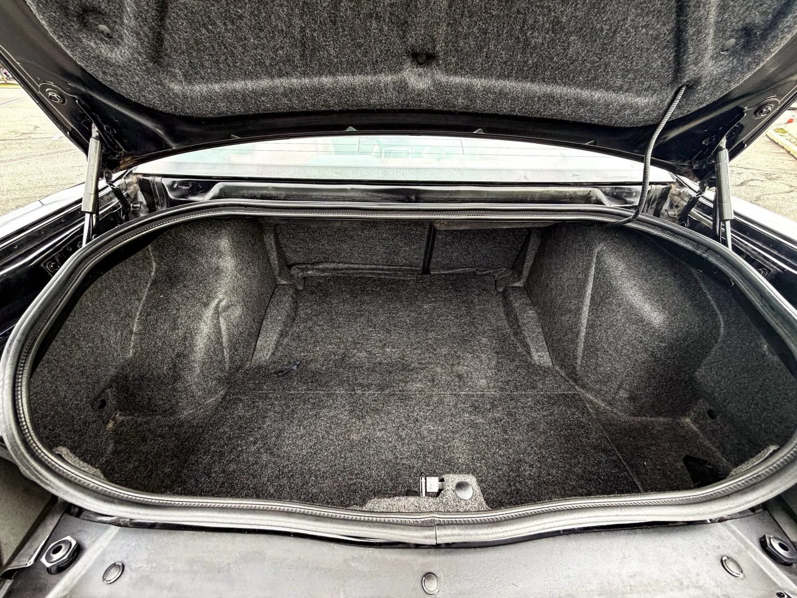 Used 2014 Dodge Challenger SRT8 w/ Harman/Kardon Audio Group RWD image 13