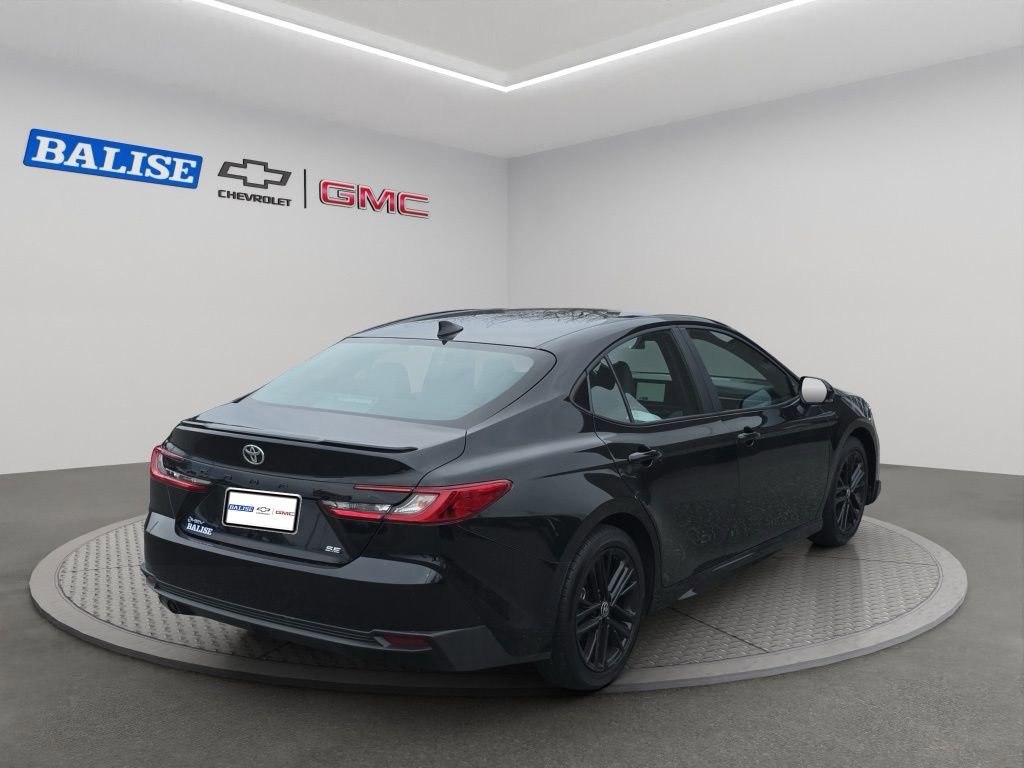 Used 2025 Toyota Camry SE image 7