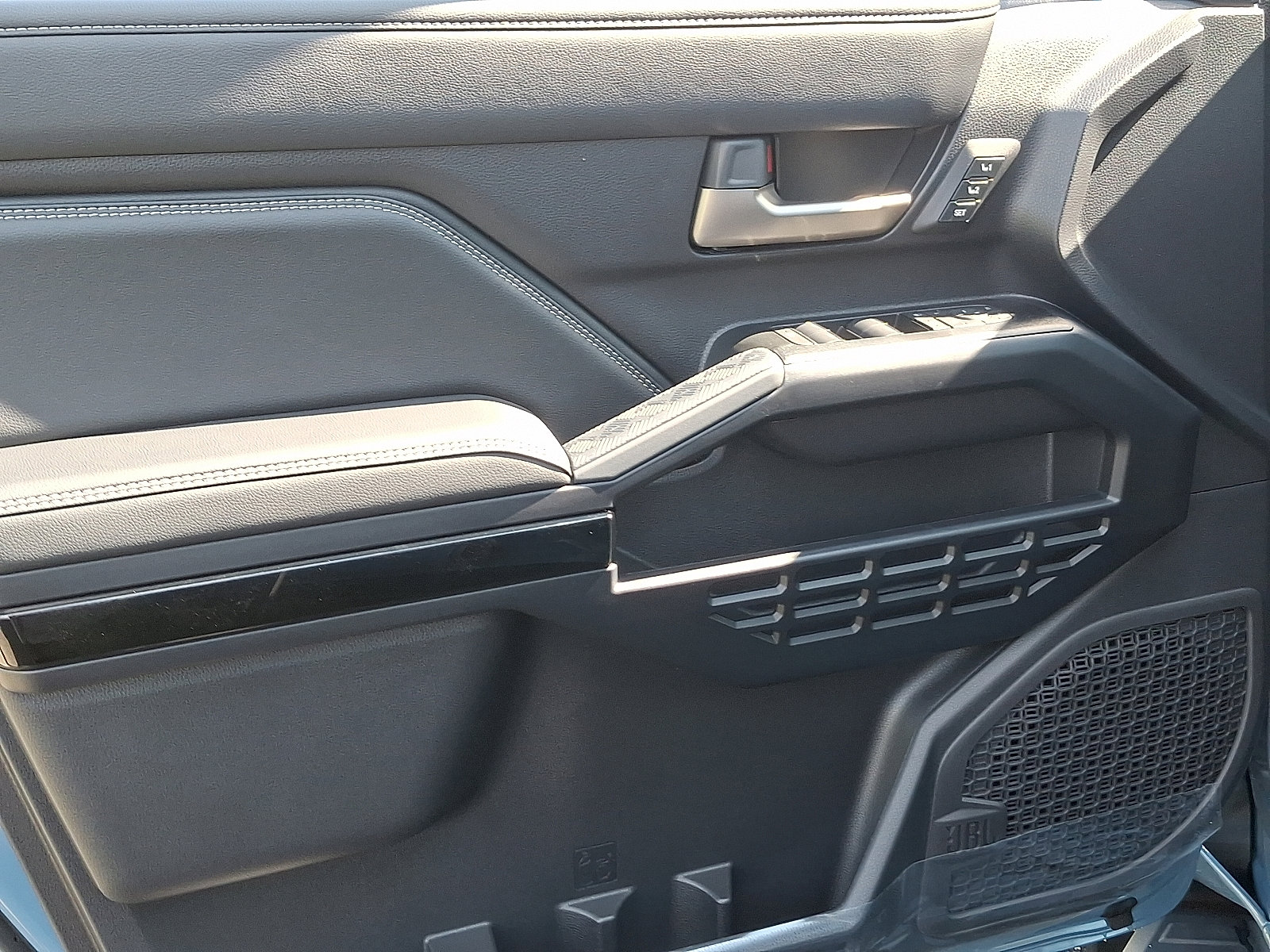 New 2025 Toyota 4Runner Limited image 10