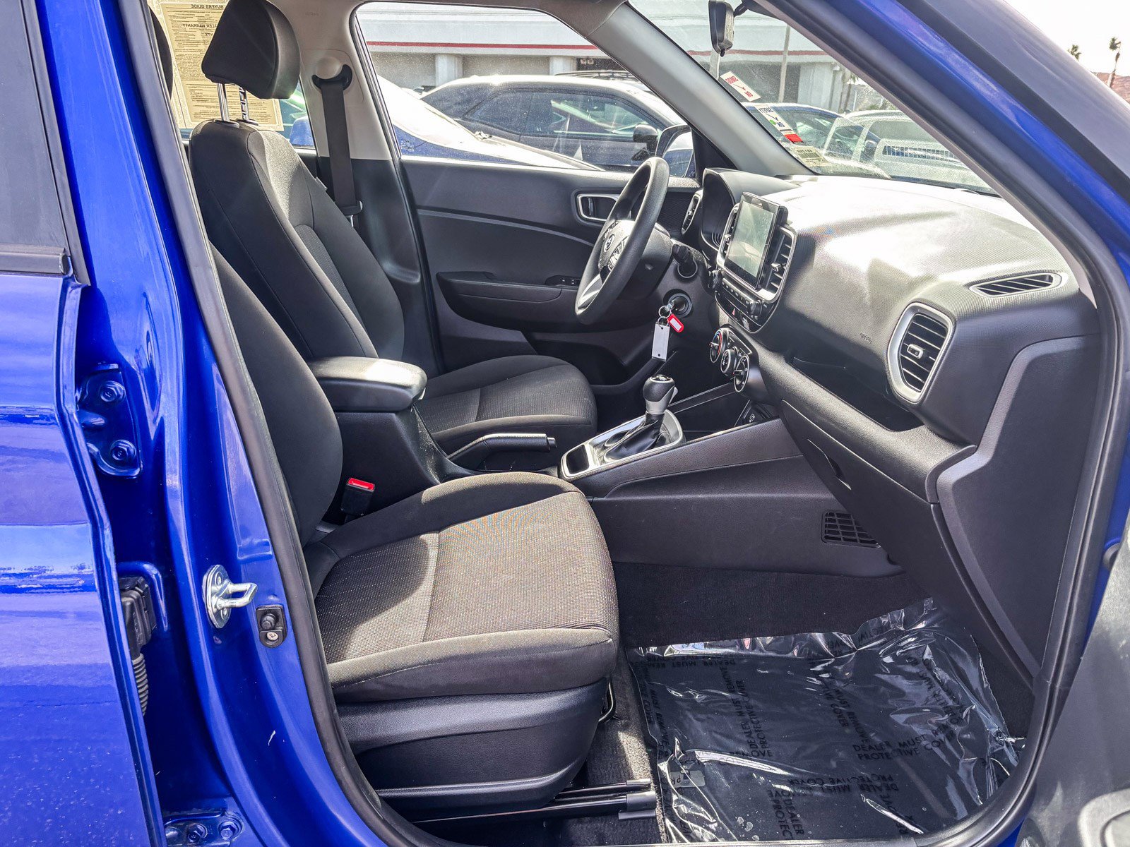 Used 2024 Hyundai Venue SE FWD image 20