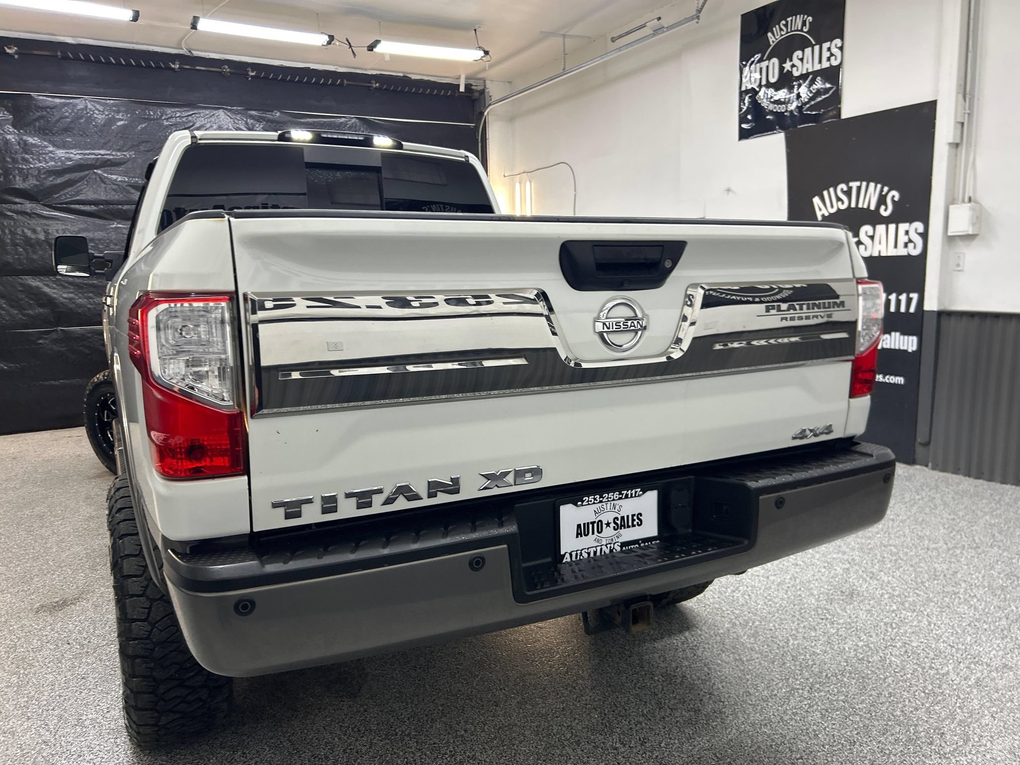 Used 2016 Nissan Titan Platinum Reserve AWD/4WD image 5