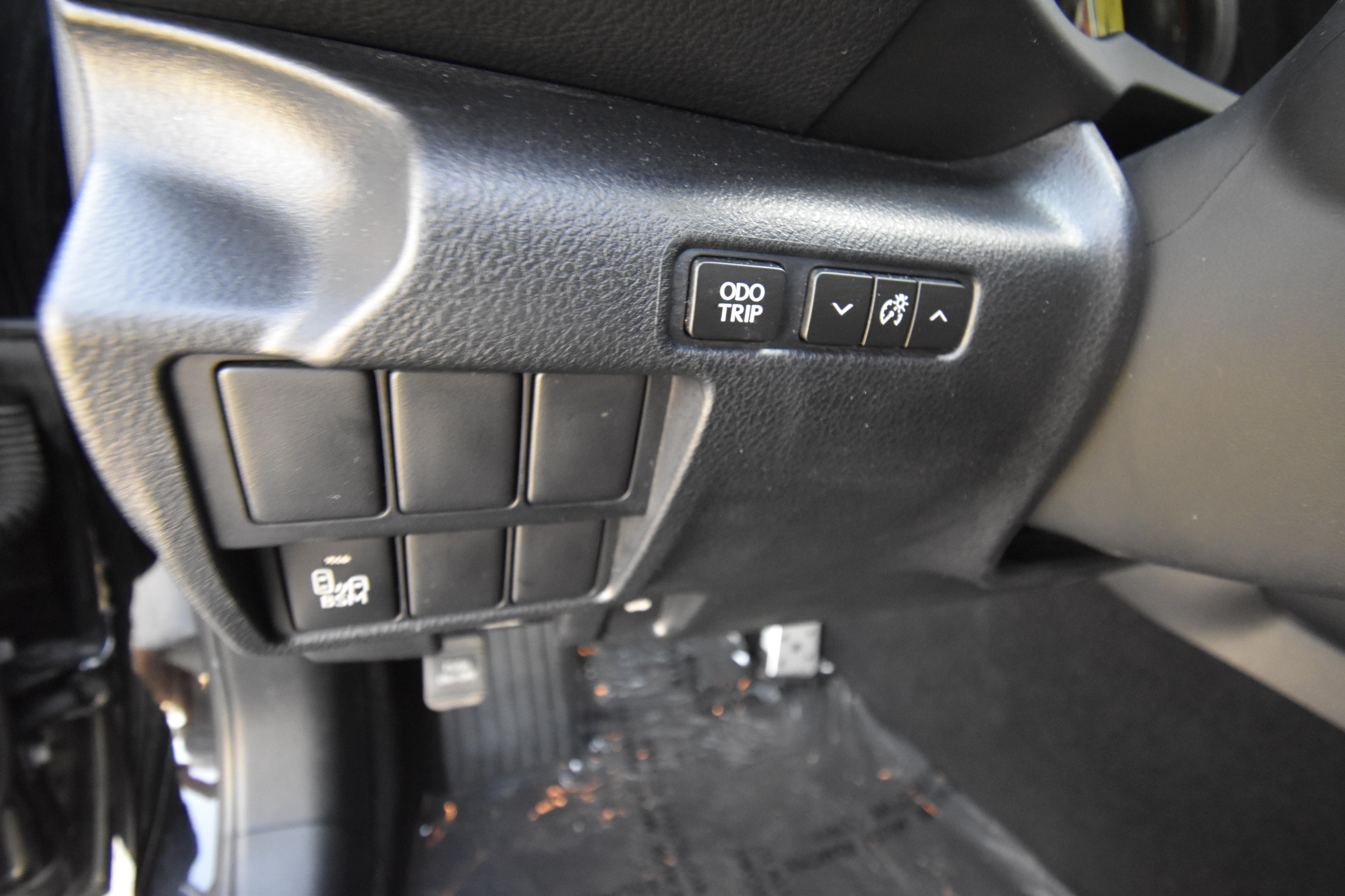 Used 2016 Lexus IS 200t w/ F Sport Package RWD image 13