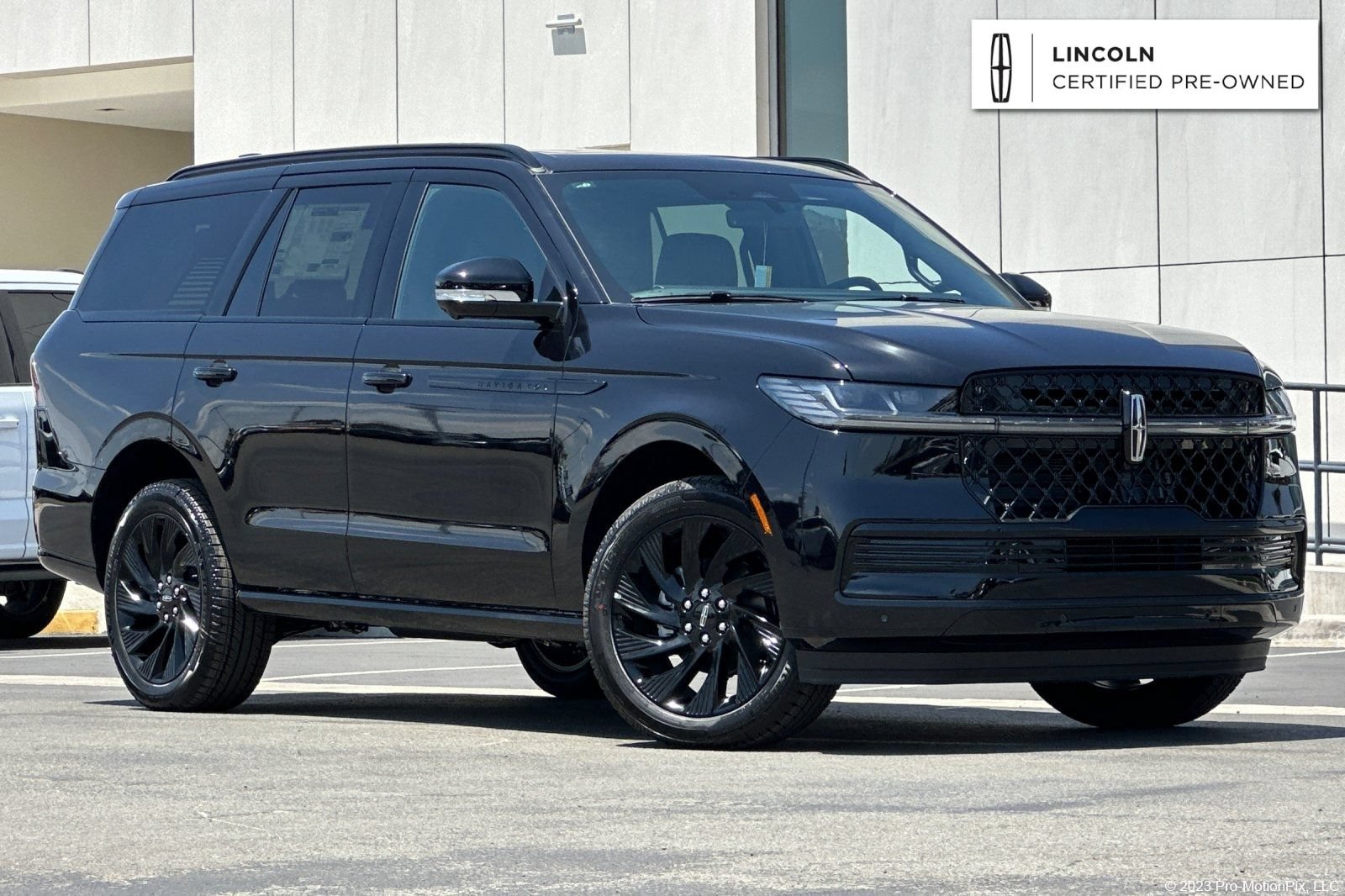 New 2026 Lincoln Navigator Reserve w/ Jet Appearance Package