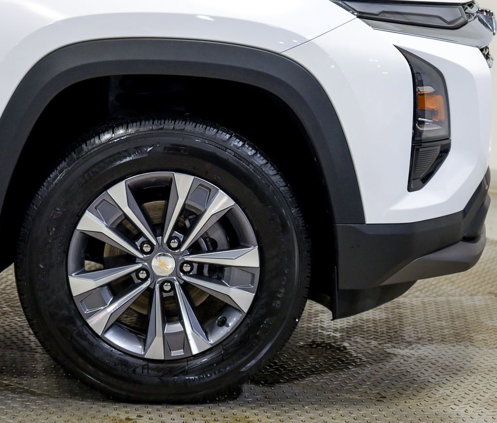 Used 2026 Chevrolet Equinox LT image 13