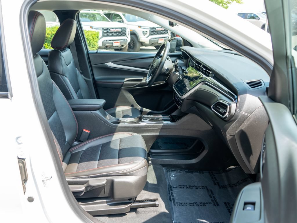Certified 2023 Chevrolet Bolt EUV Premier w/ Redline Edition FWD image 10