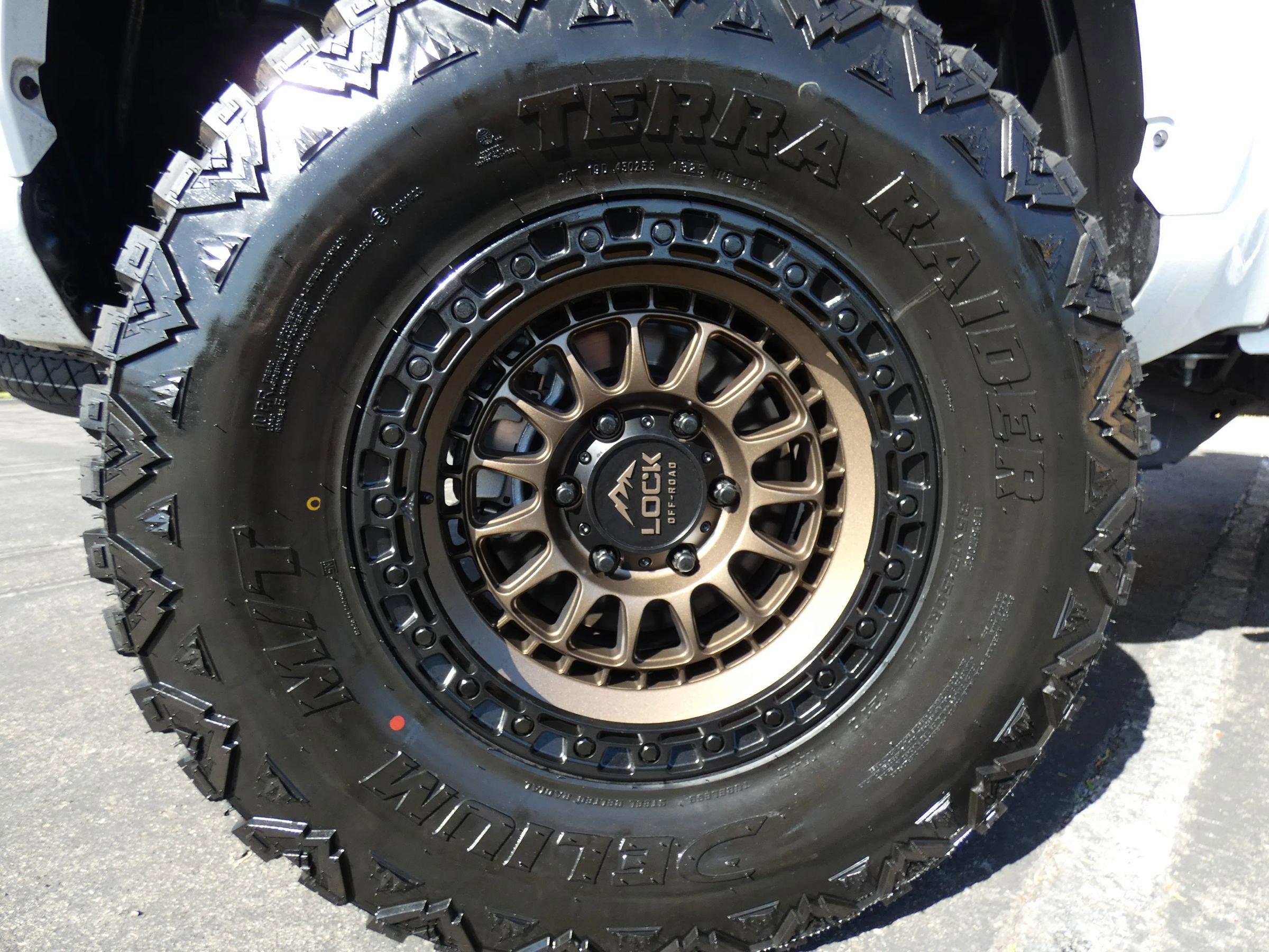 Used 2025 Toyota Tacoma TRD Sport image 20