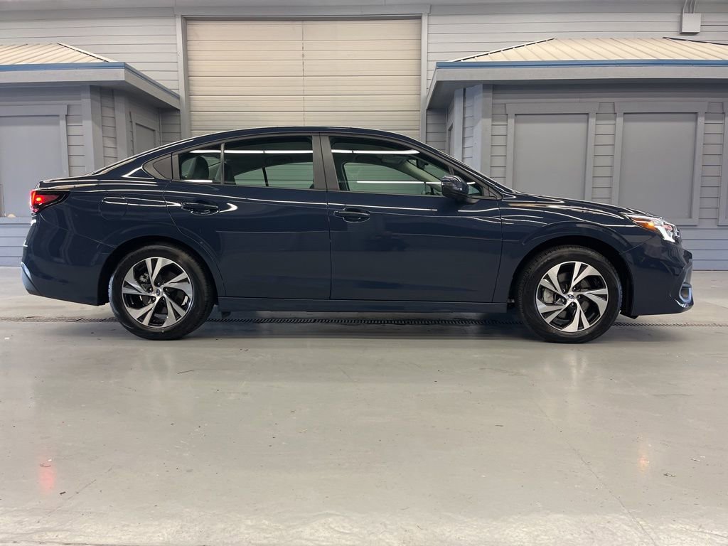 Used 2025 Subaru Legacy Premium image 8