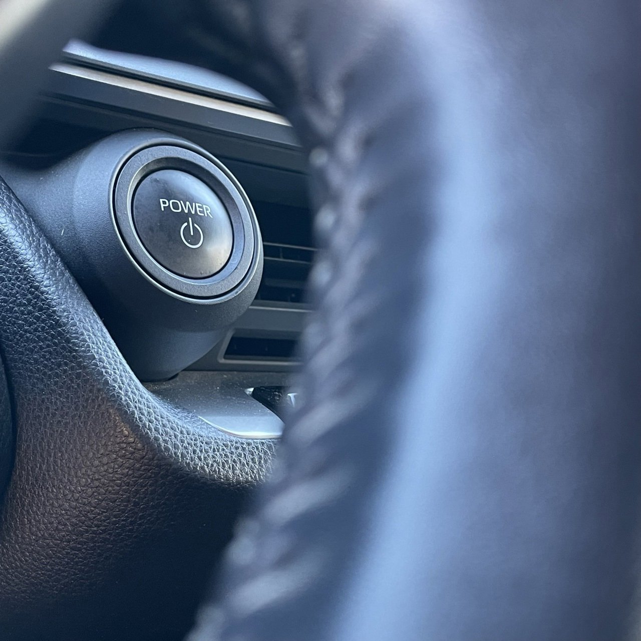 Used 2023 Toyota Prius LE image 16