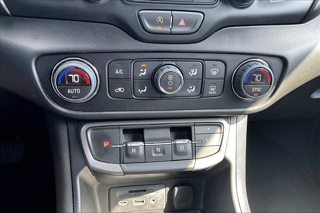 Used 2023 GMC Terrain AT4 AWD/4WD image 31