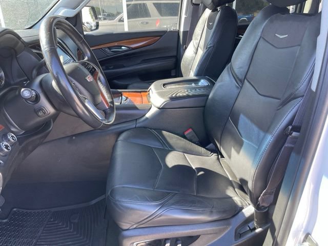 Used 2016 Cadillac Escalade ESV Luxury AWD/4WD image 12