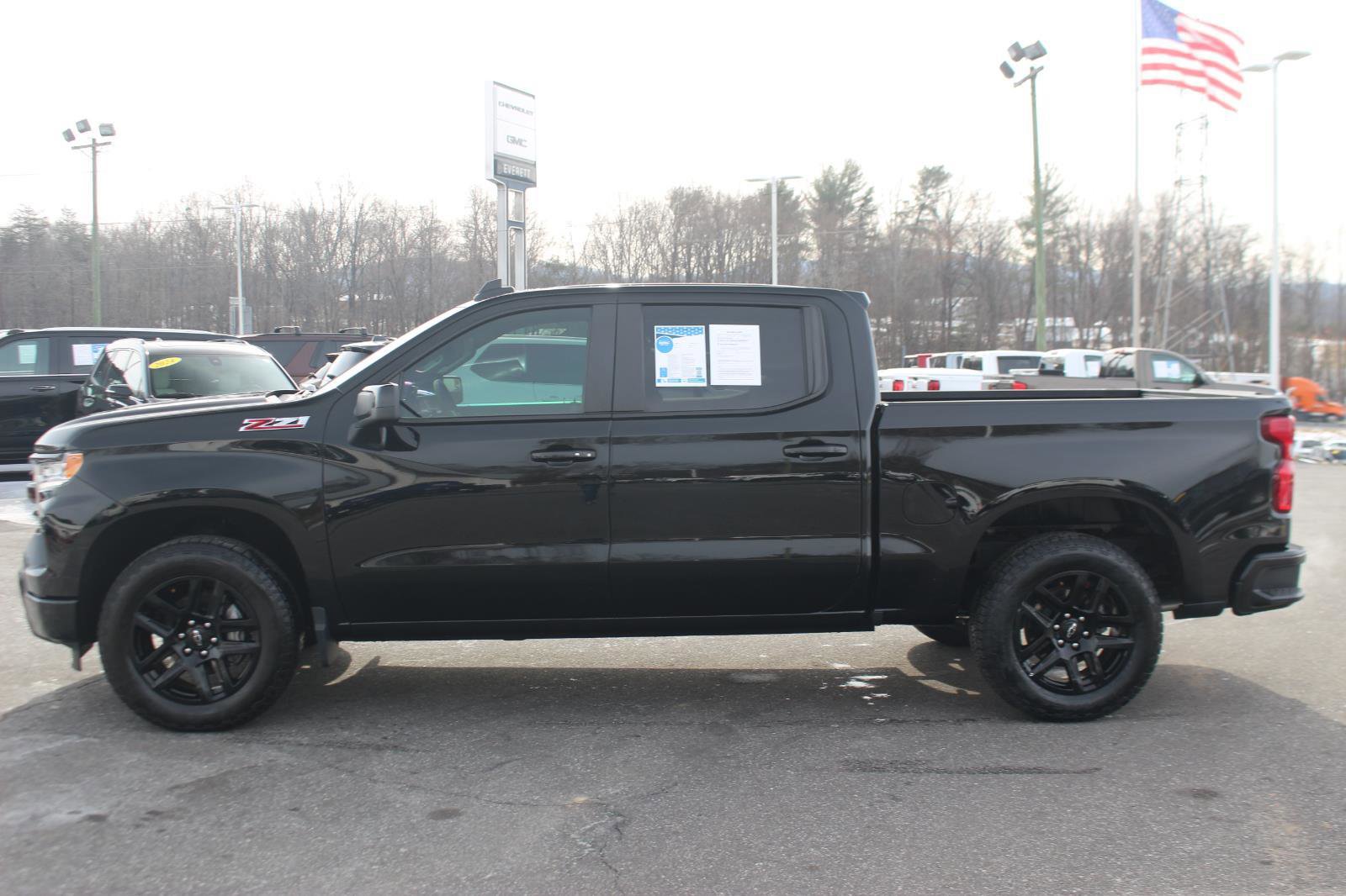 Used 2024 Chevrolet Silverado 1500 RST w/ Convenience Package II image 3