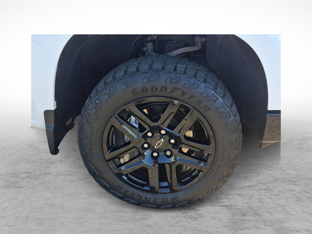 Used 2023 Chevrolet Silverado 1500 Custom Trail Boss w/ LPO, Dark Essentials Package image 9