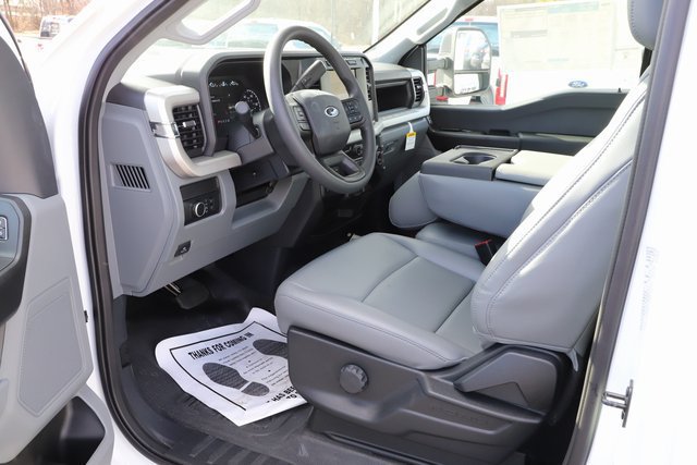 Used 2024 Ford F550 4x4 Regular Cab Super Duty image 16