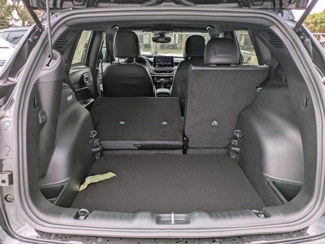 New 2026 Jeep Compass Latitude image 11