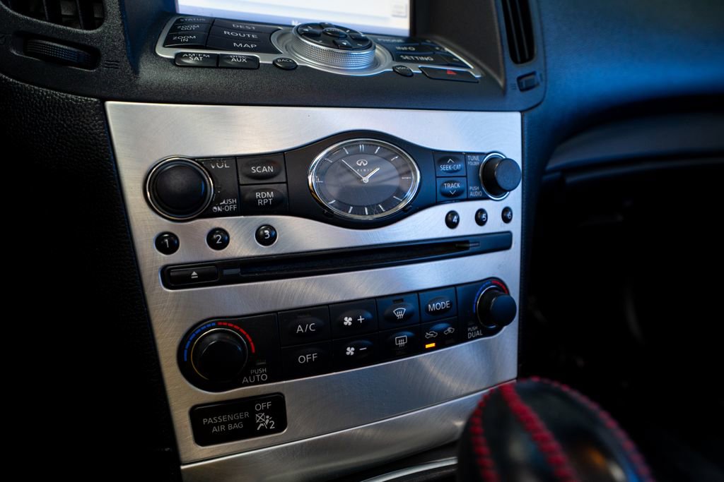 Used 2013 INFINITI G37 Sport w/ Premium Pkg image 30
