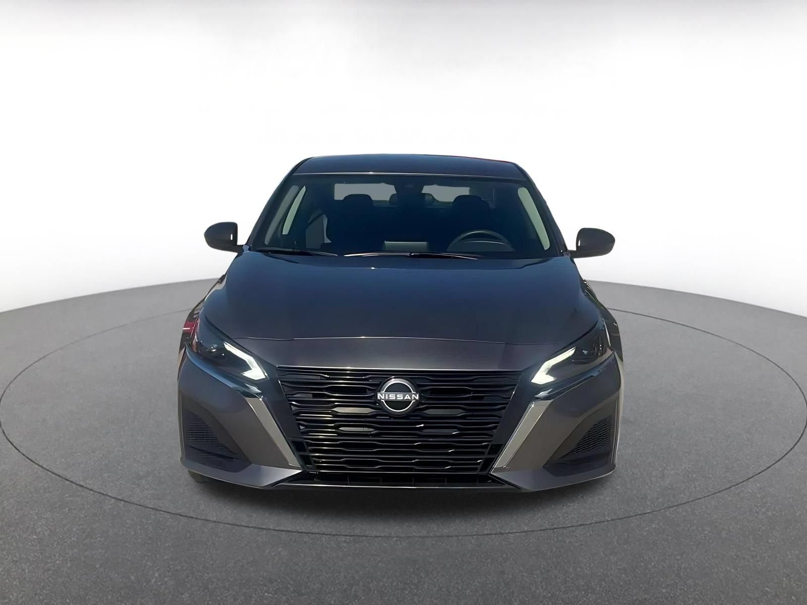 Used 2025 Nissan Altima 2.5 SV FWD image 4